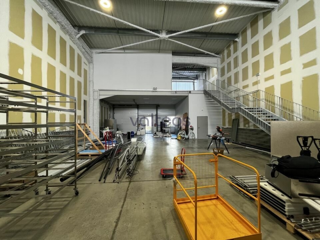 Photo 1 – location locaux d'activités	ESCALQUENS (31750)