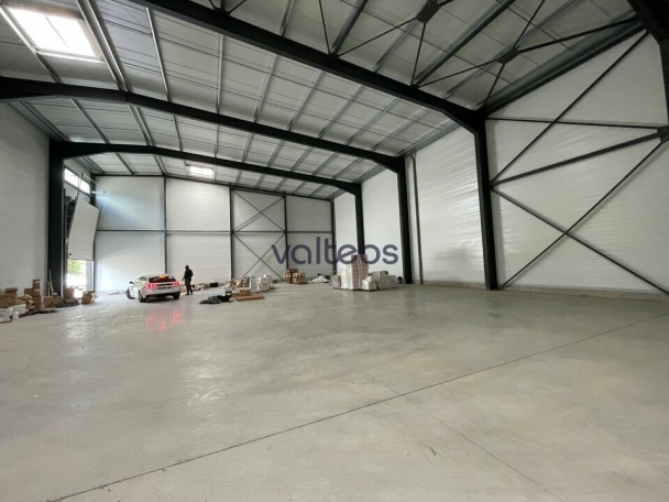 Photo 1 – vente locaux d'activités	BOULOC (31620)