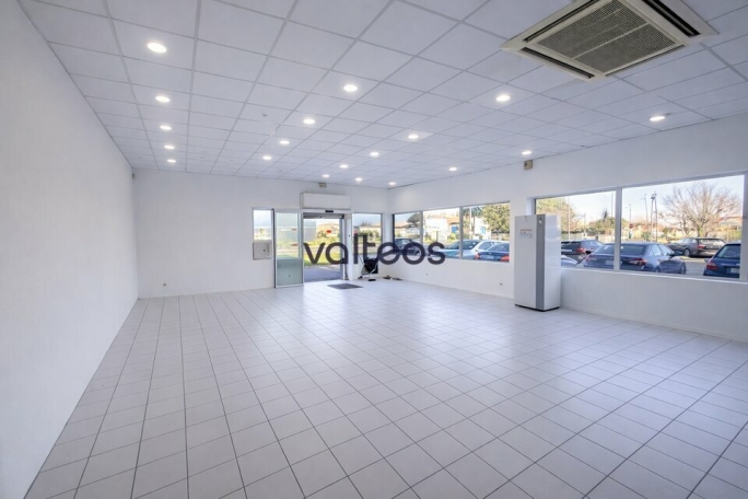 Photo 1 – location locaux commerciaux	PORTET SUR GARONNE (31120)