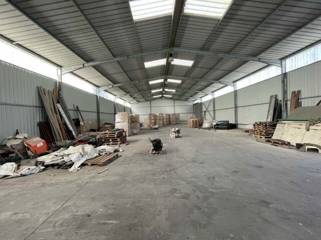 Photo 2 – location locaux d'activités	MERVILLE (31330)
